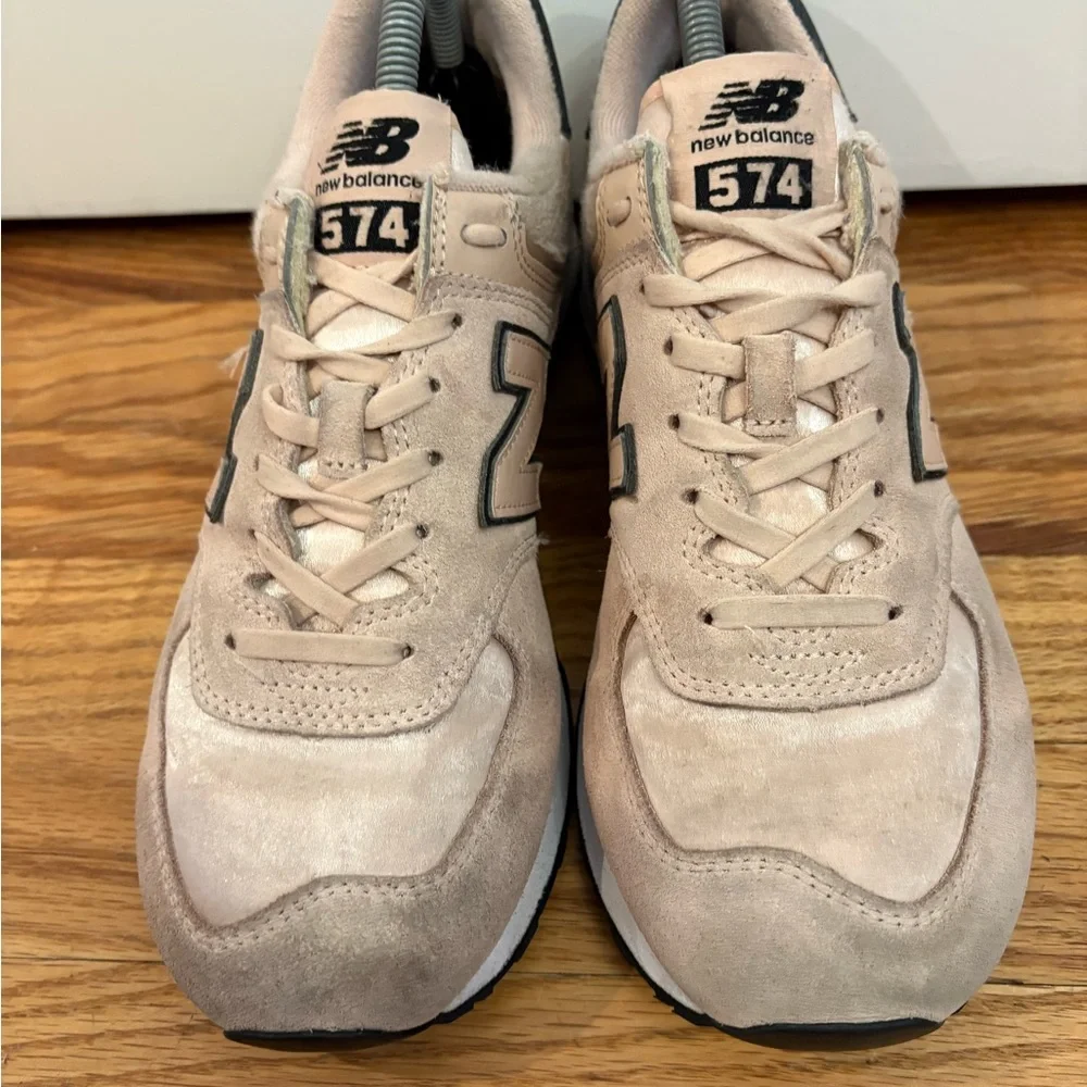New Balance 574 Rose Water/Rain‎ Cloud Lace Up Sneakers Size 9 US